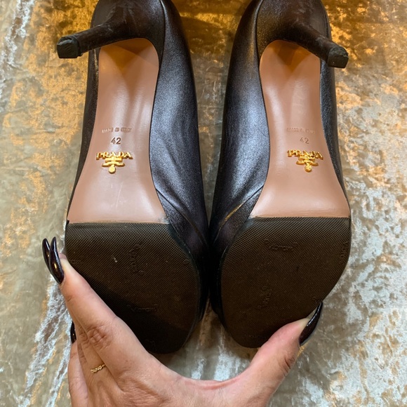 Elegant Prada peep toe heels in Size 42. - Picture 6 of 8